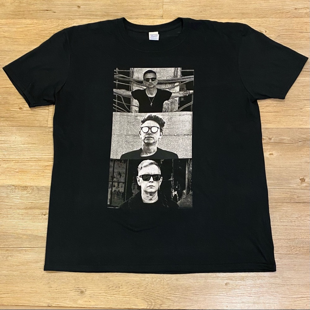 Depeche Mode T-Shirt. Size XL.